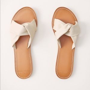 Abercrombie Twist Knot Sandals 8-9